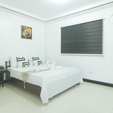 Lavita By Reddoorz Angeles Exterior foto