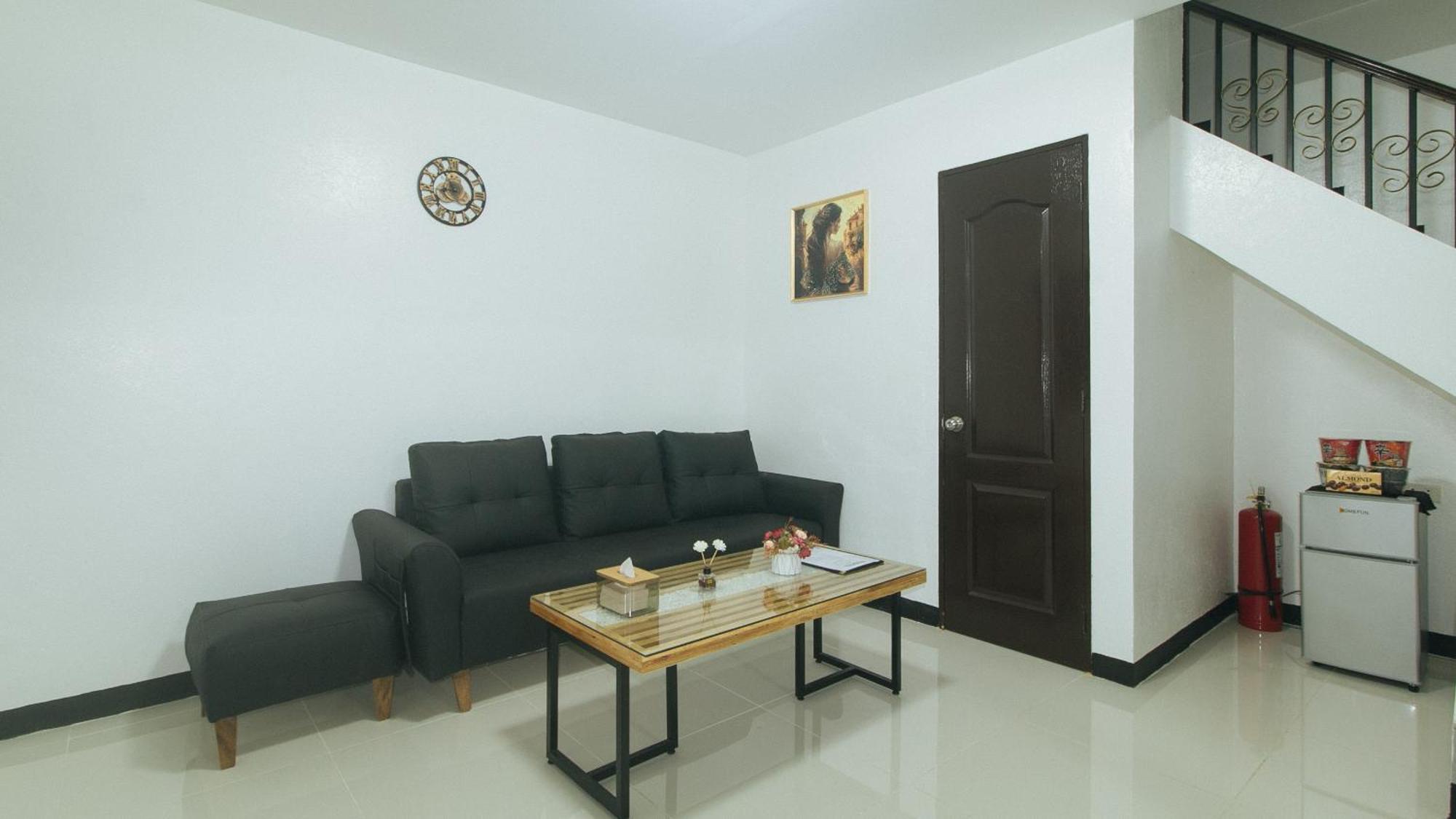 Lavita By Reddoorz Angeles Exterior foto