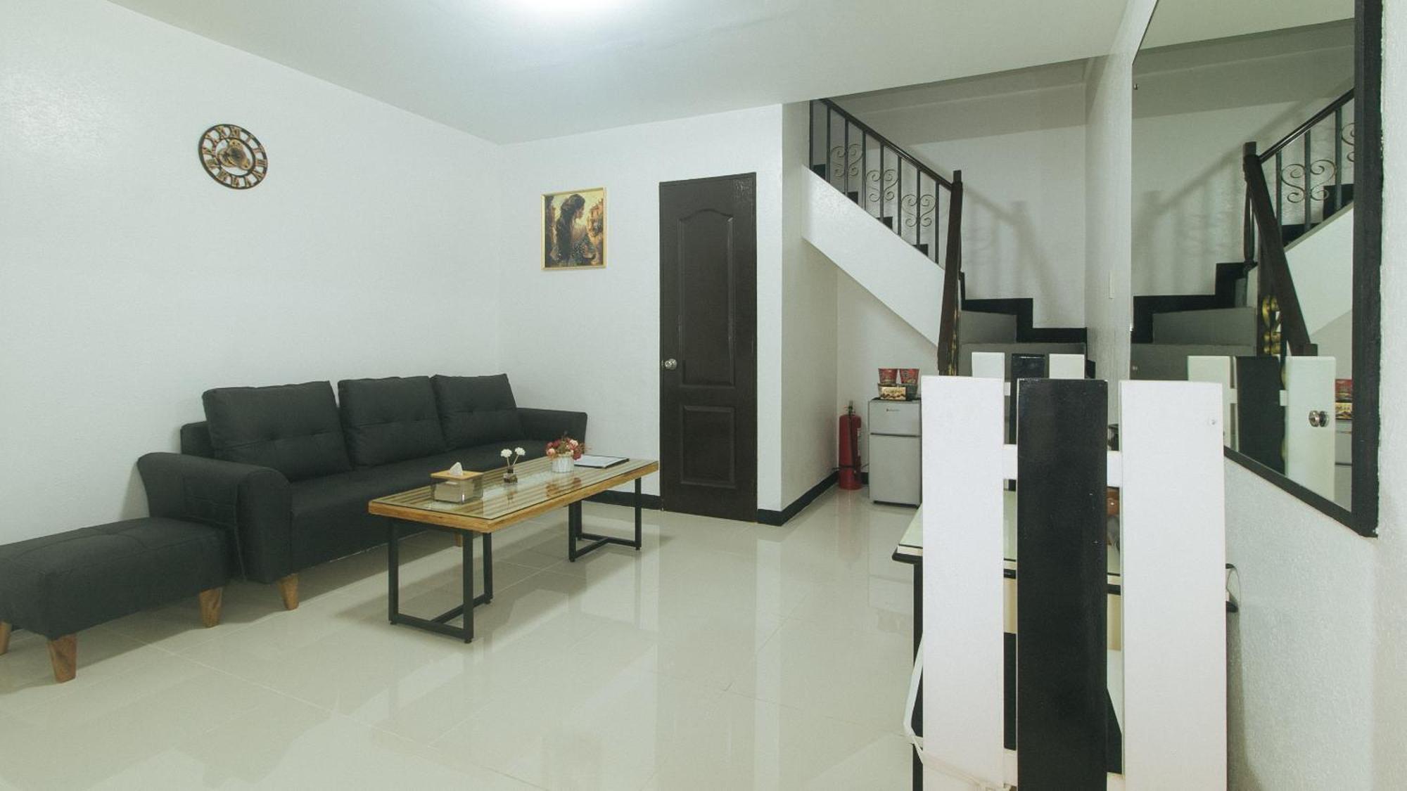 Lavita By Reddoorz Angeles Exterior foto